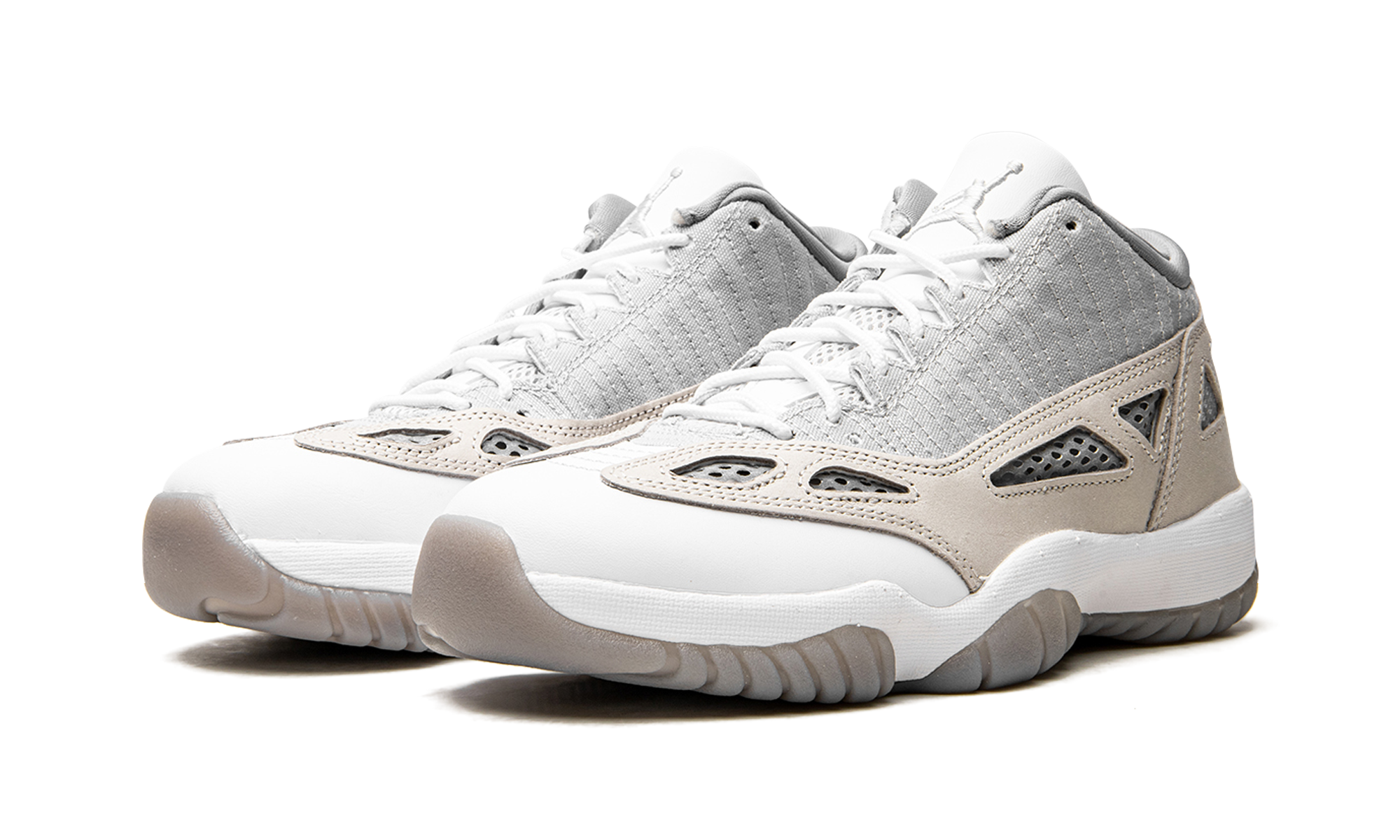 Air Jordan 11 Retro Low IE 'Light Orewood Brown' 919712 102
