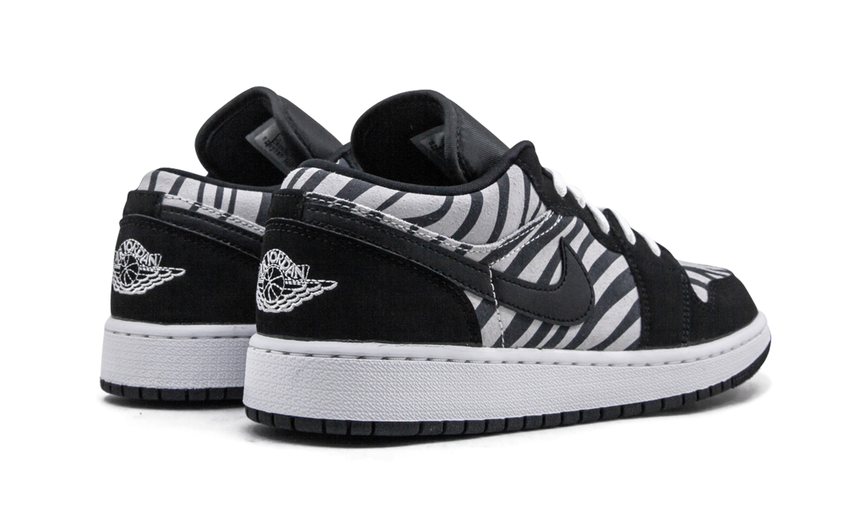 Air Jordan 1 Low GS Zebra 553560 057