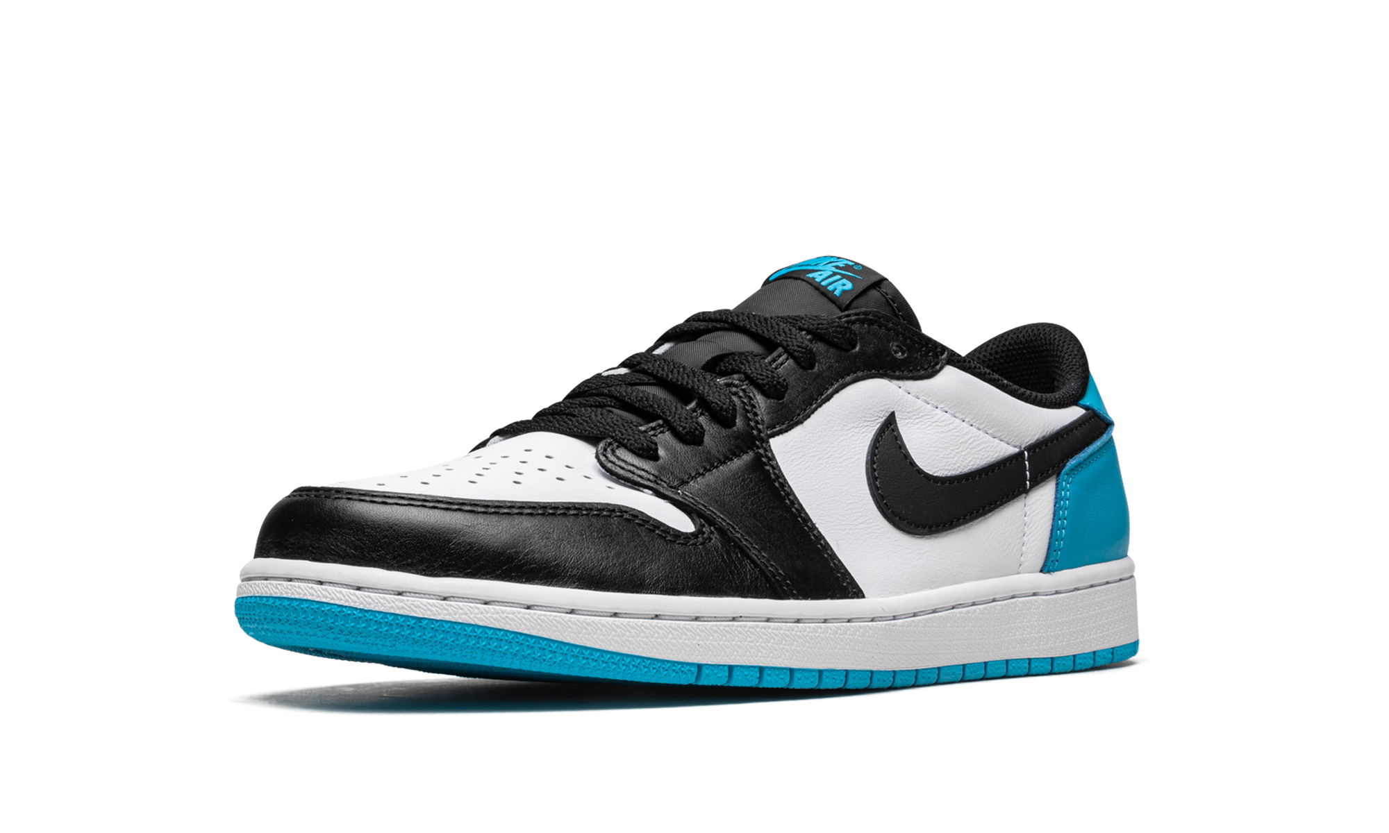 Air Jordan 1 Low OG UNC CZ0790 104