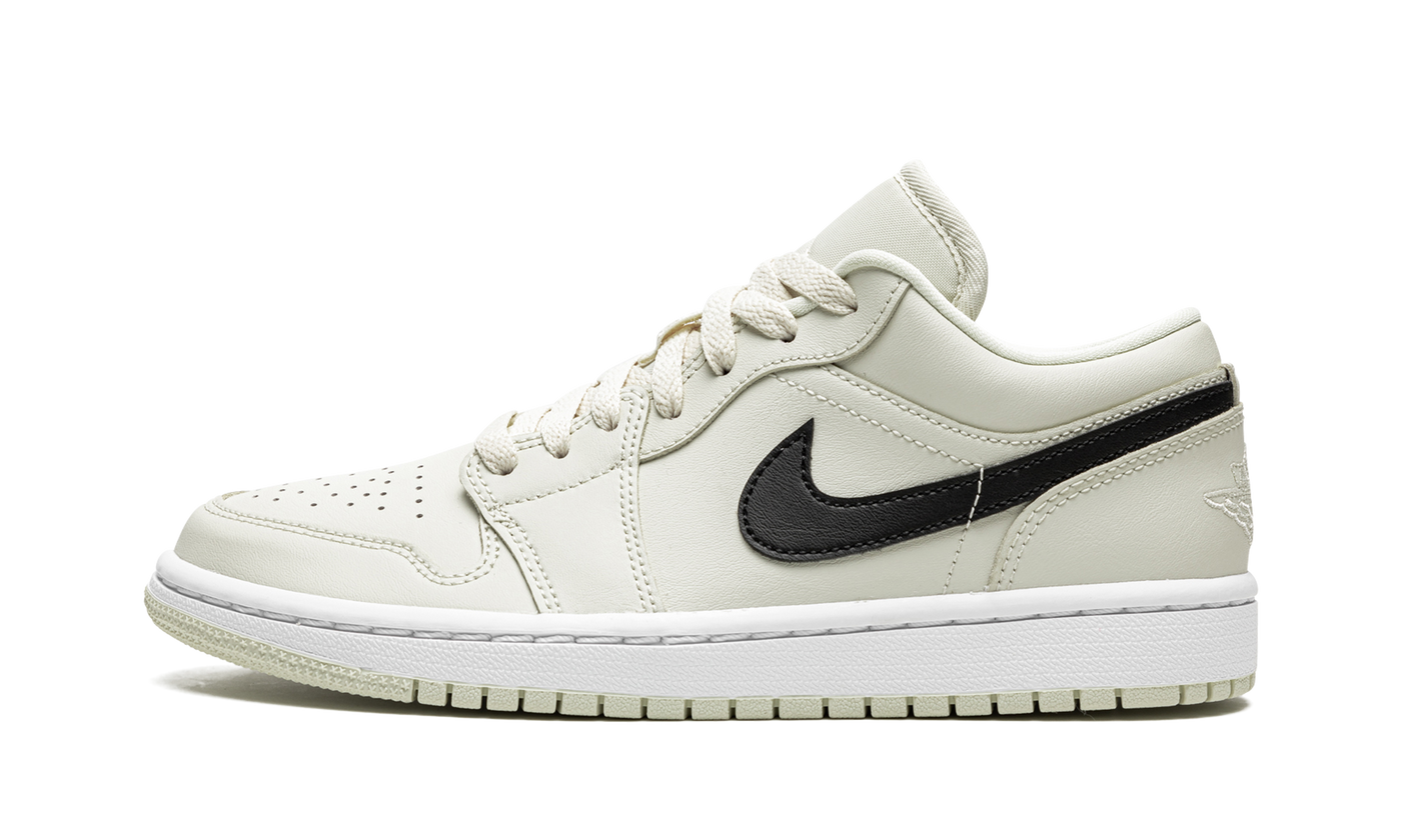 AIR JORDAN 1 LO WMNS Coconut Milk DC0774 121